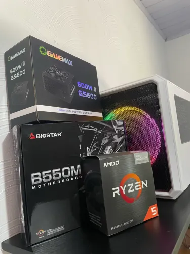 PC GAMER AMD RYZEN 5600GT + 16GB RAM XPG SPECTRIX 3200MHz + SSD 512gb NVME