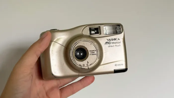 Câmera Analógica Yashica MG-Motor