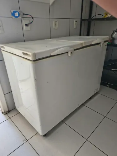 Vendu freezer semi novo