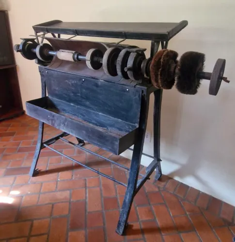 Maquina de sapateiro antiga