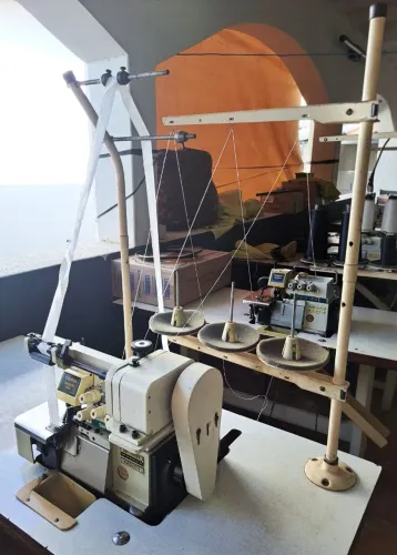 Máquina de costura overloque ponto cadeia com zeromax de fabrica
