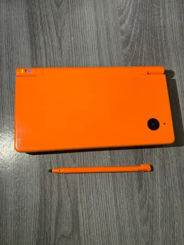 Nintendo DSi Laranja Desbloqueado | Stylus Original | Carregador | Funcionando 100%