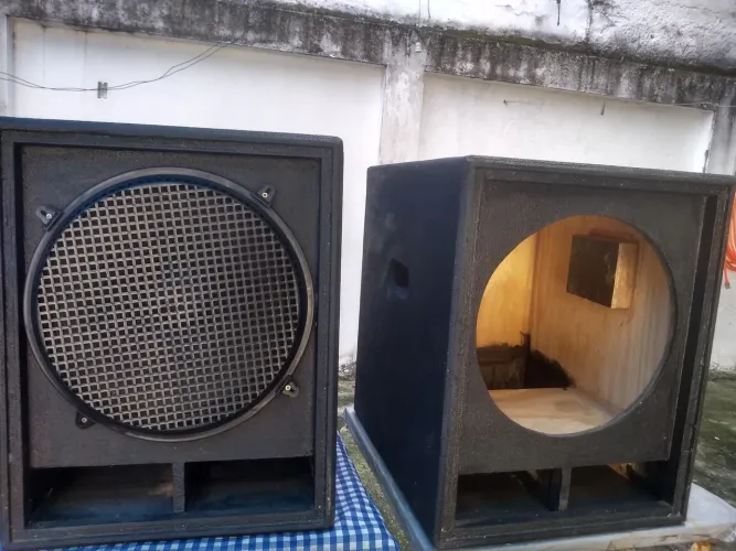 CAIXA PARA SUBWOOFER 15"