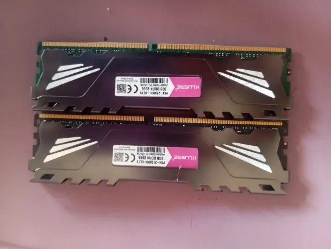 Vende-se ou troco 2 memória ram 8gb ddr4 zerada