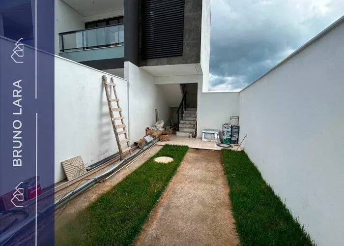 Casa à venda no bairro Tiradentes Betim/MG
