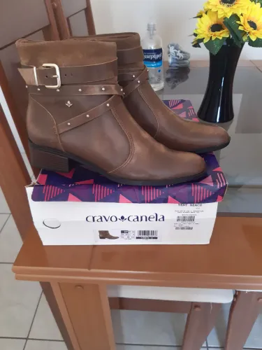 Bota cravo e canela