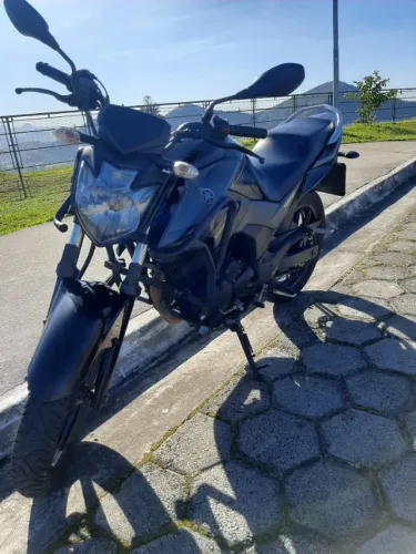 Yamaha Fazer 250 Preta 2017 com 57 Mil/Km