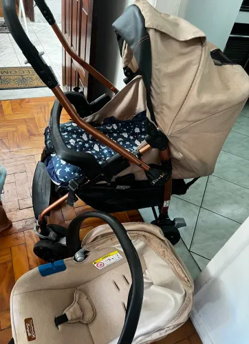 Carrinho e bebê conforto da Burigoto ótima qualidade e ótimo conforto para seu bebê