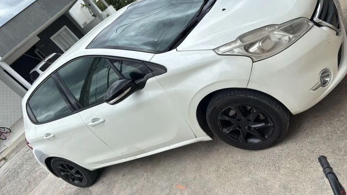 Imagem de Peugeot 208 Active Pack 1.6 Flex 16V 5P Aut. 2015