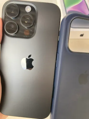 Vendo iPhone 16 Pro 128 GB em perfeito estado, Bateria 95%, sem marcas de uso, por R$ 4500