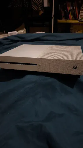 Xbox one, com dois jogos
