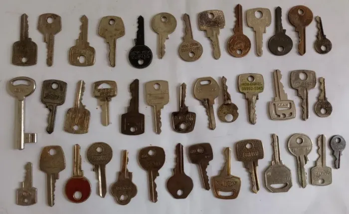 Lote de chaves para uso por chaveiro ou artesão