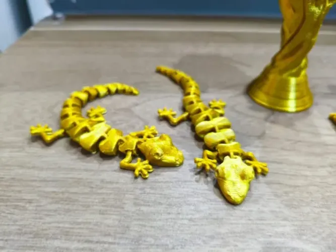 Lagarto flexível feito em impressão 3d