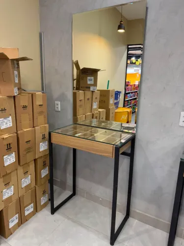 Vende-se duas bancadas para salão