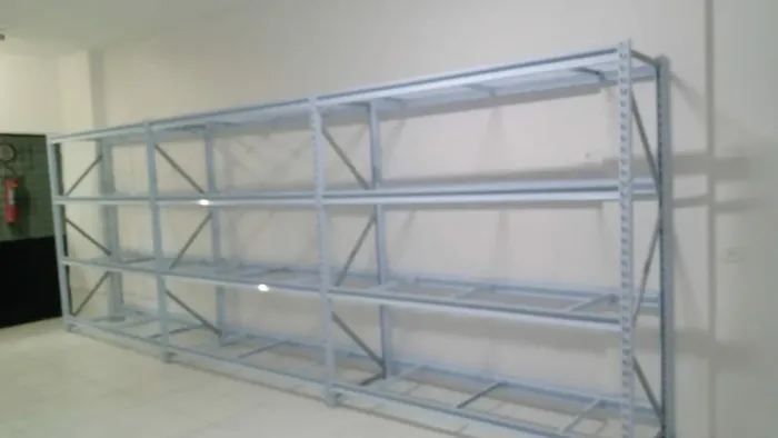 Porta pallets novos pronta entrega capacidade de 500 kg por longarina