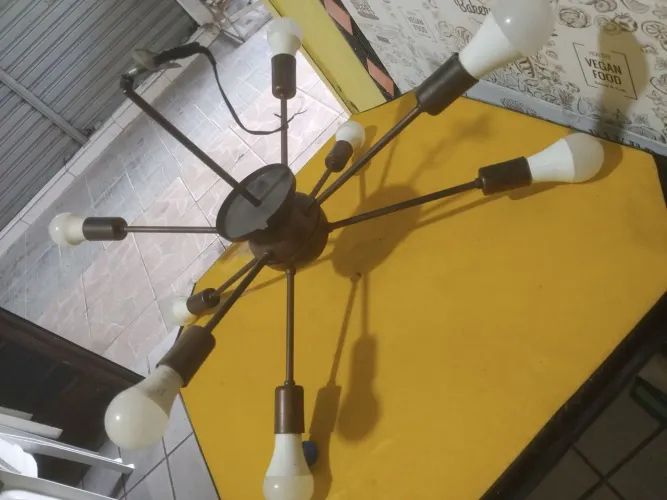 Vendo lutre 8 lâmpadas