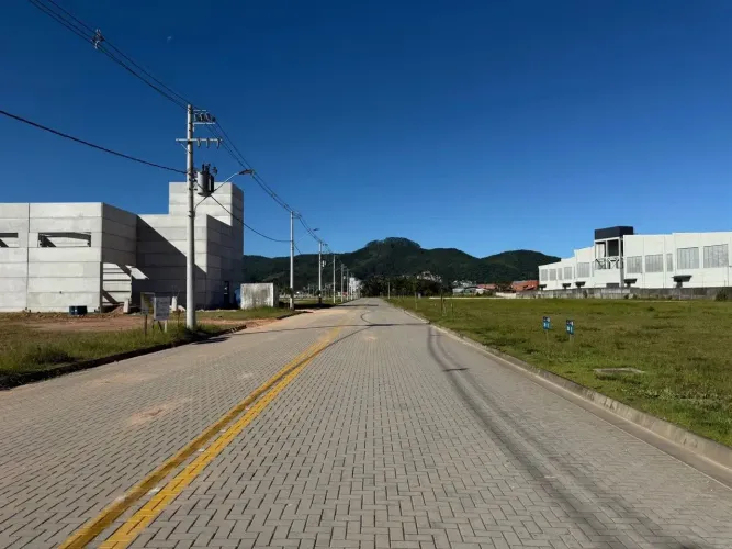 Terreno à venda em Beira Rio, Biguaçu.