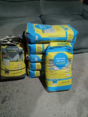 Vendo 6 argamassas de umidade.e um super graute $250 reais tudo