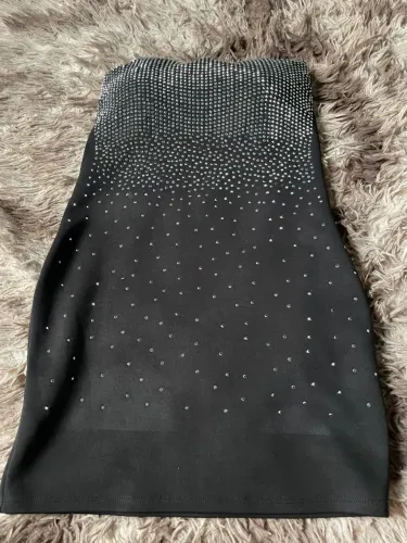 Vestido tubinho preto com strass