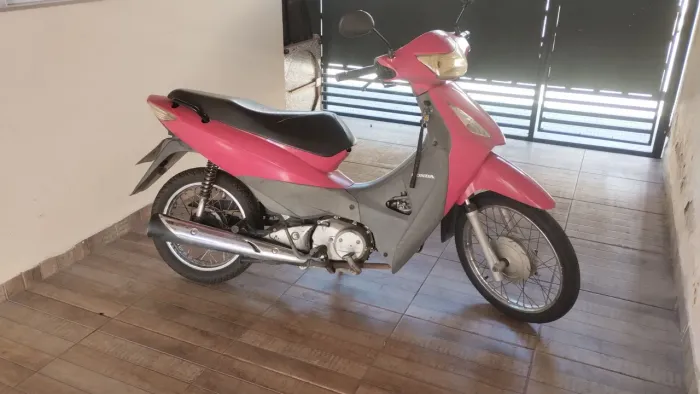 Moto Biz Vermelha 
