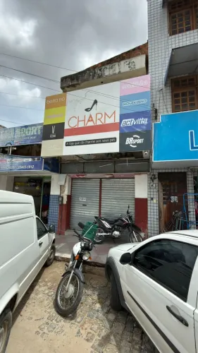     Prédio Comercial no Centro com Garagem - R$ 270 mil