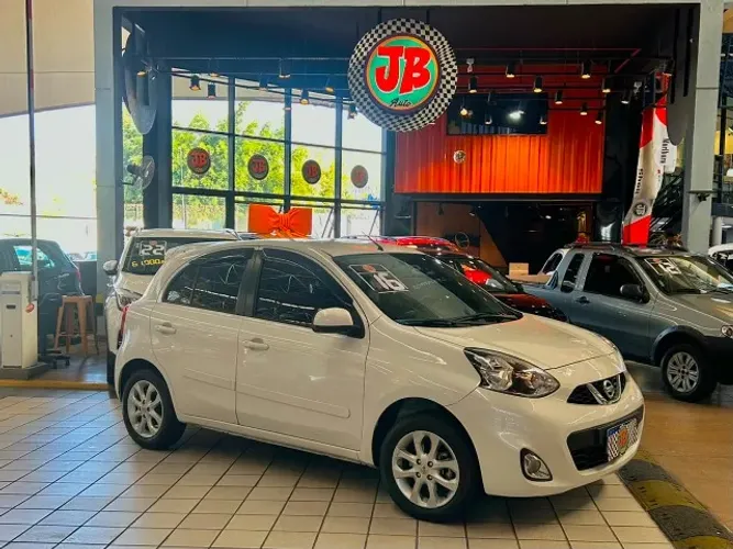 Nissan March SV 1.0 12V Flex 5P 2016
