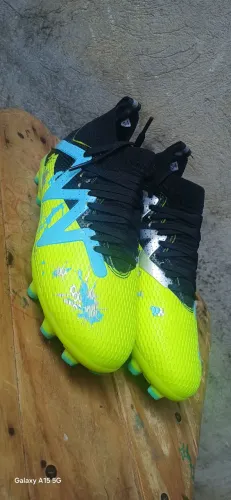Vendo chuteira Número 34