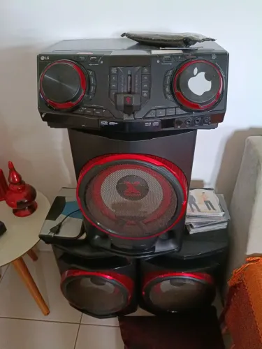 Vende se son de primeiríssima qualidade, semi novo, funcionando tudo