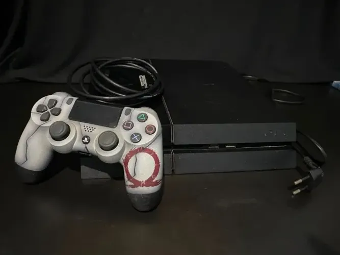 Playstation 4 Fat 500GB + Controle Edição Limitada GOW + GOW Mídia Física