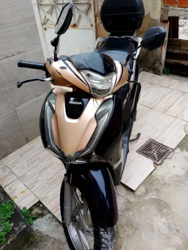 Ótima moto único dono ótima pra trabalho,11.000.oo mil reais 