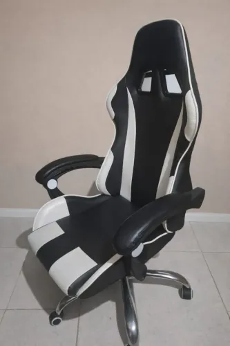 Mesa de Escritório com cadeira gamer