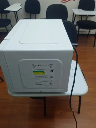 MICROONDAS NOVO, MENOS DE 6 MESES DE USO