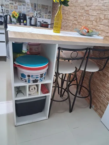 Vendo bancada + 4 banquetas