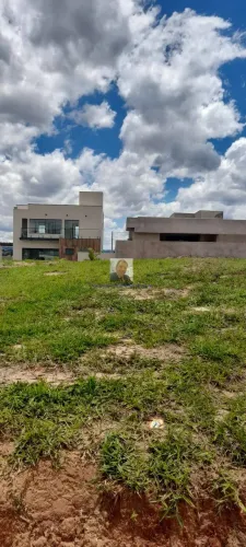 Vende-se Terreno 450mts, em Pardinho Interior de SP OPORTUNIDADE.