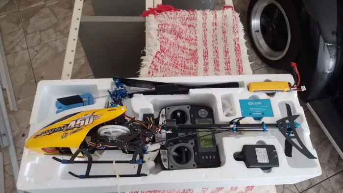 helicóptero de controle remoto