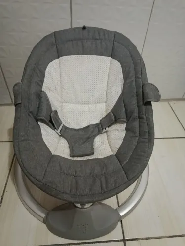 Caderinha de bebe de balanço elétrica