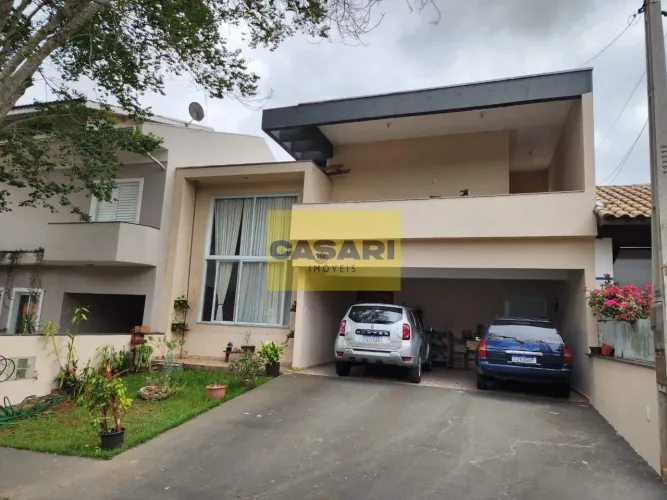 Sobrado à Venda no Vivendas do Parque em Boituva/SP | 4 Suítes | Piscina | 290m² Construíd