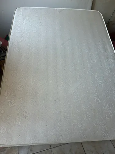 Cama casal com colchão magnético nipponflex