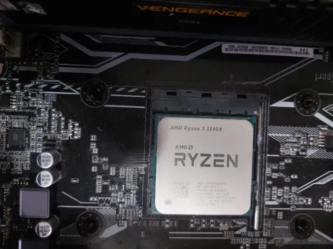 Procesador Ryzen 3 3300X - 4/8