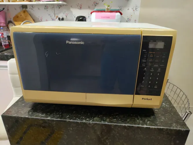 Microondas Panasonic 28 LTS.
