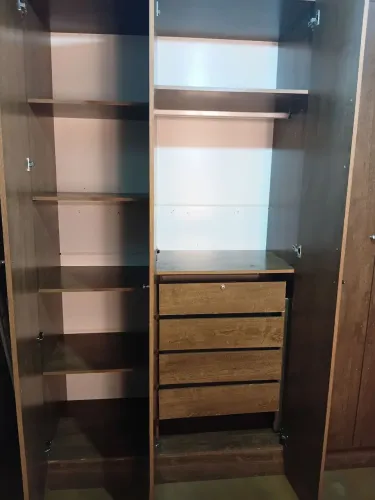 Vende-se guarda-roupa de casal 