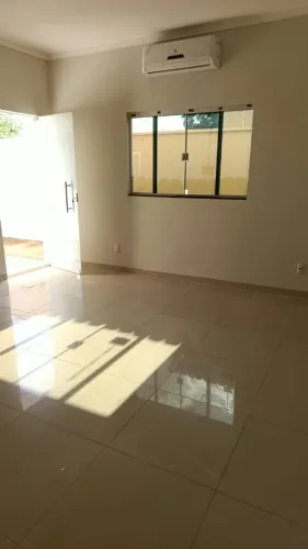 Aluga-se casa geminada na Quadra 110 Sul