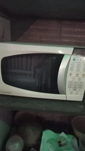 Microondas semi novo