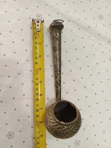Peça em bronze/Coco d'água