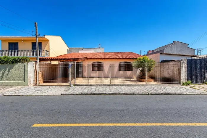 2 CASAS A VENDA NO MESMO TERRENO À VENDA NO CAJURU CURITIBA/PR