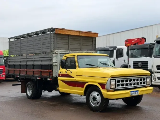 Ford F4000 C/Boiadeira 