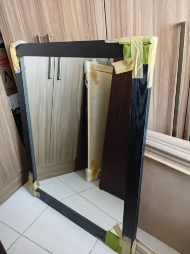 Dois espelhos com muduras em MDF NAVAL