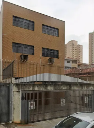 Casa comercial na Rua Guerino Giovani Leardini, 206 675 m²