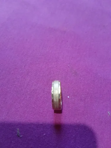 Vende uma aliança de romanelho