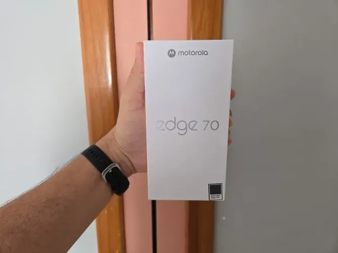 Smartphone Motorola Edge 70 256GB - Cinza - Lacrado e com Nota Fiscal